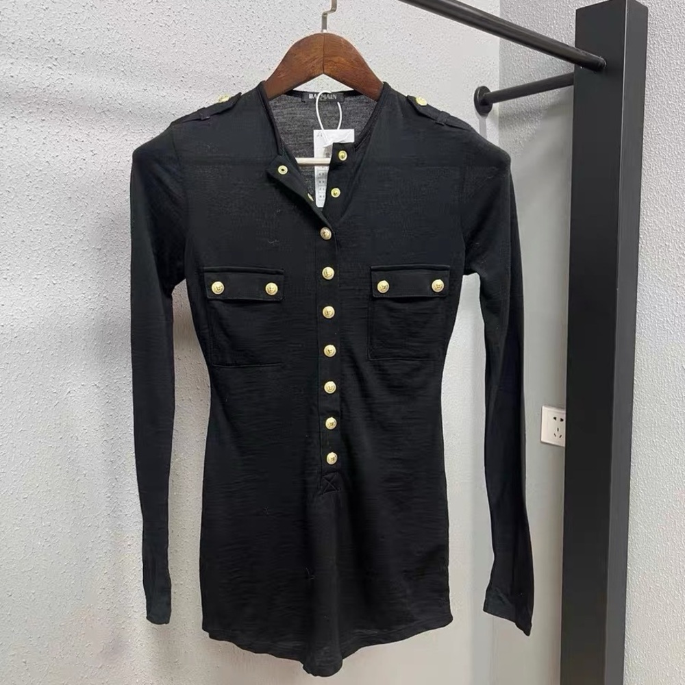 🚩steal Authentic Balmain Black Long-Sleeve Top with Gold Buttons